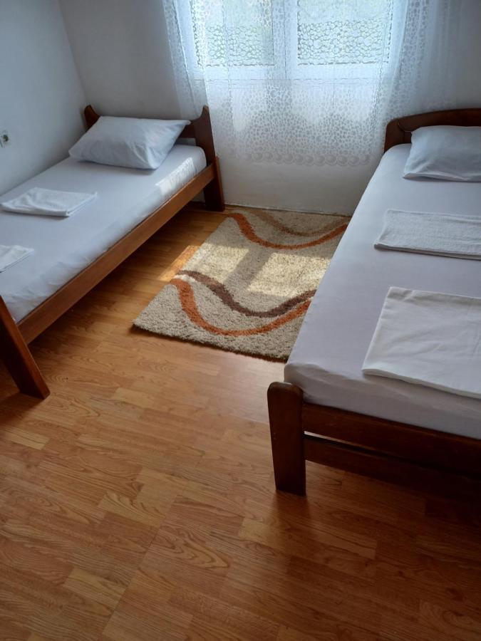 A Pousada Traveler'S Rest - Near Podgorica Airport Mitrovici  Exterior foto