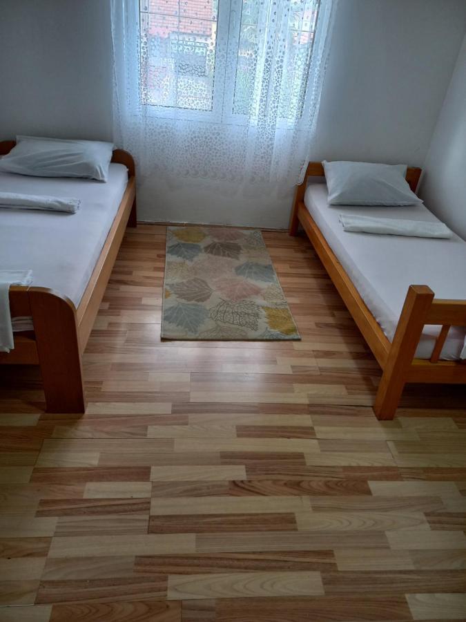 A Pousada Traveler'S Rest - Near Podgorica Airport Mitrovici  Exterior foto