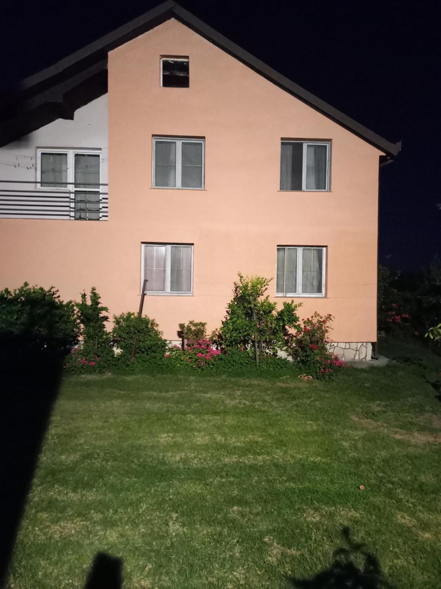 A Pousada Traveler'S Rest - Near Podgorica Airport Mitrovici  Exterior foto
