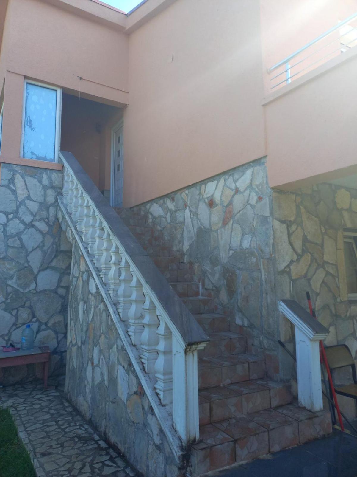 A Pousada Traveler'S Rest - Near Podgorica Airport Mitrovici  Exterior foto